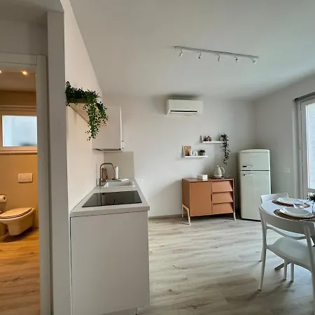 Ama Homes - Garden Lakeview Appartement